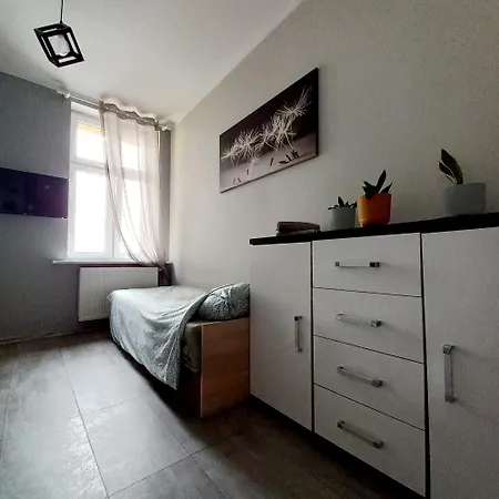 Centrum Kolejowa 15 *