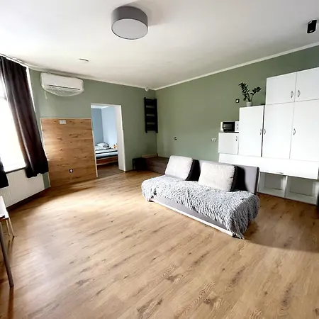 Apartman Centrum Kolejowa 15 *