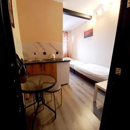Centrum Kolejowa 15 *