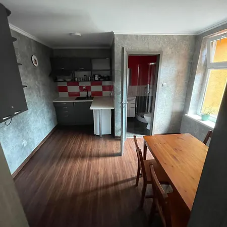 Centrum Kolejowa 15 *