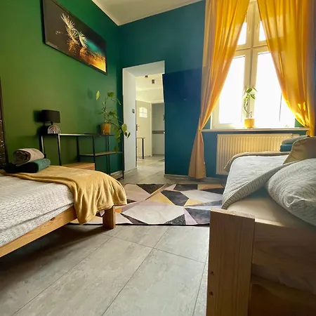 Centrum Kolejowa 15 *