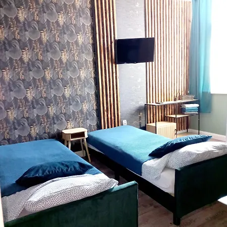 Centrum Kolejowa 15 *
