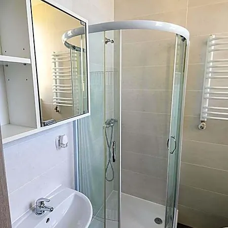Apartman Centrum Kolejowa 15 *