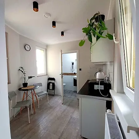Centrum Kolejowa 15 *