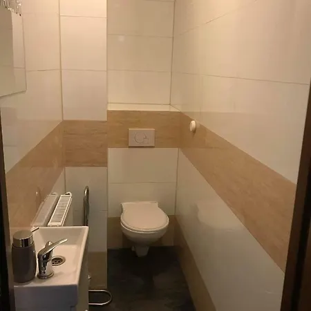 Hostel Centrum Kolejowa 15 *