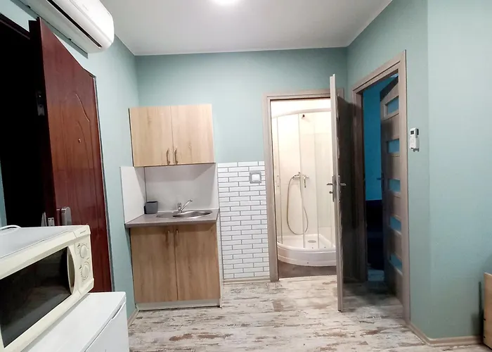 Centrum Kolejowa 15 *