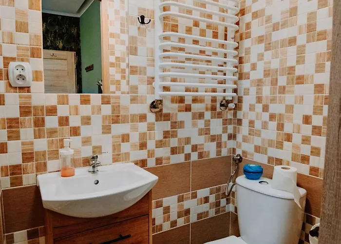 Centrum Kolejowa 15 *