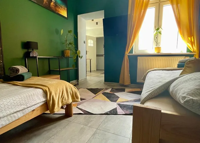 Centrum Kolejowa 15 *