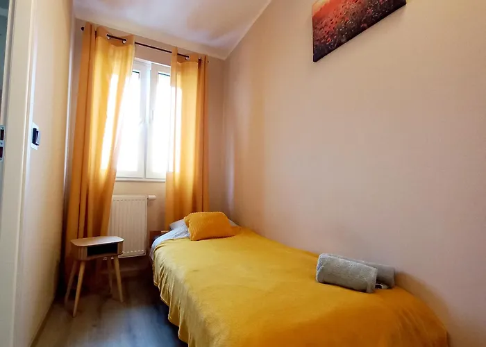 Centrum Kolejowa 15 *